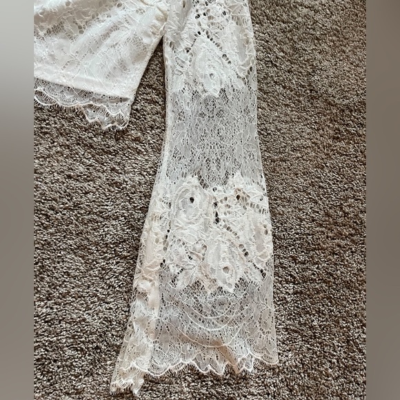 One Way Small White Floral Pattern Lace-up Top - Picture 8 of 14